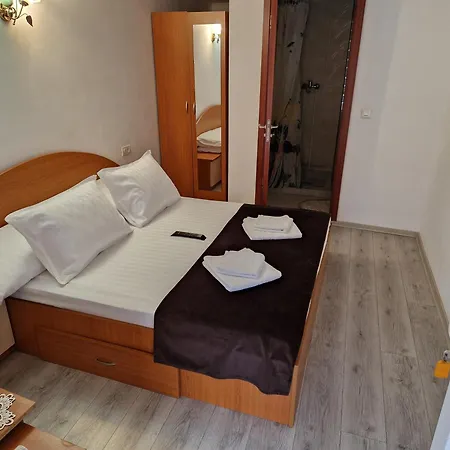 Pensiunea Anisoara Pensjonat Chiscau